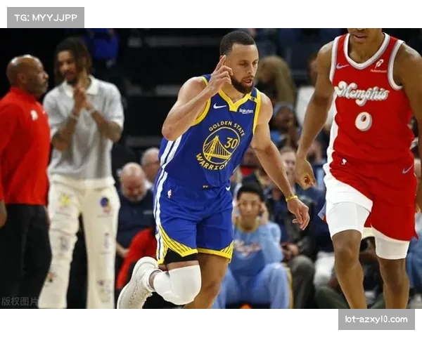 库里半场狂砍24分 五记三分助力勇士领先